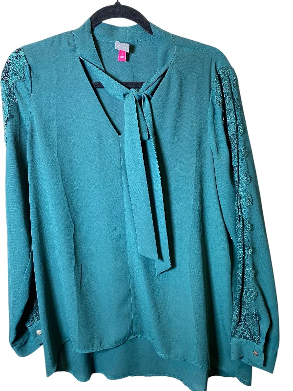 Top Long Sleeve By Vince Camuto In Green, Size: S Street