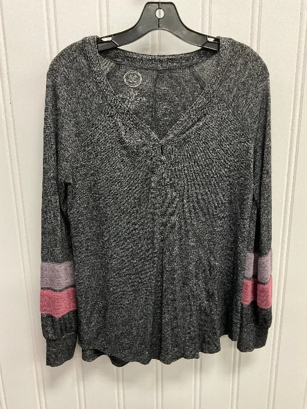 Top Long Sleeve By Maurices In Grey, Size: S Refined Men's Velvet