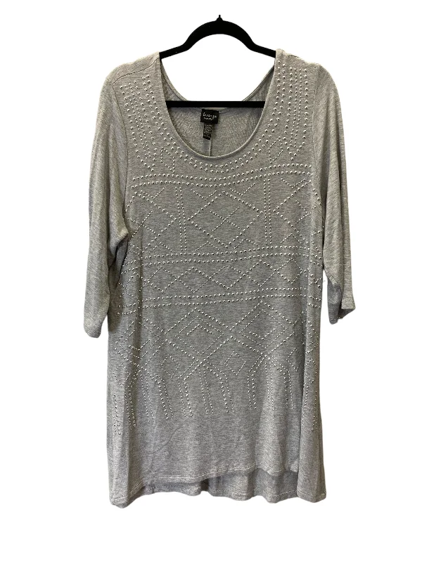 Top Long Sleeve By Clothes Mentor In Grey, Size: 1x Vacation