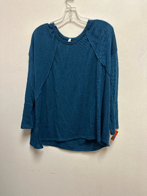 Top Long Sleeve By Clothes Mentor In Blue, Size: S Vacation