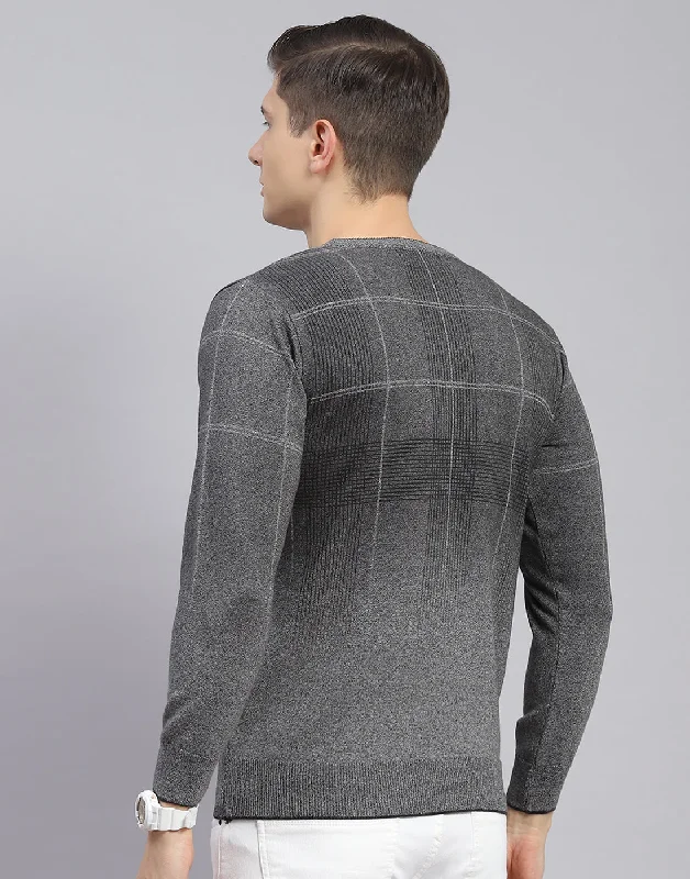 Men Grey Solid Round Neck Full Sleeve Sweater